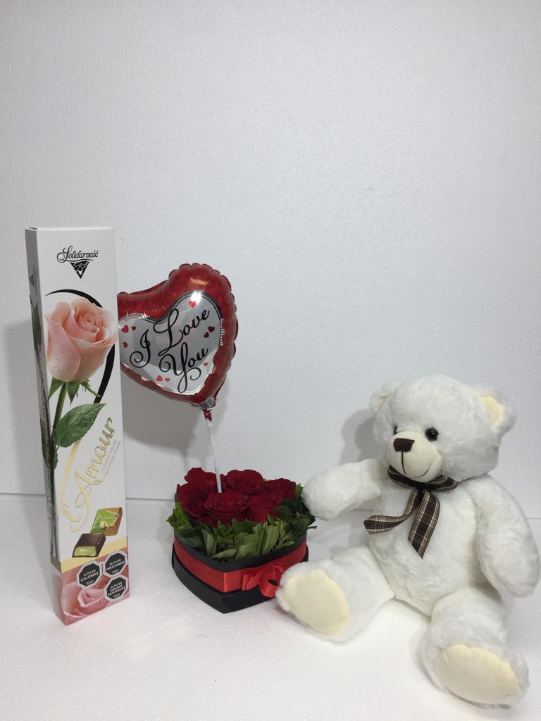 Caja corazn con 6 Rosas ms Bombones 116 Grs, Peluche Blanco 26 cm Globito